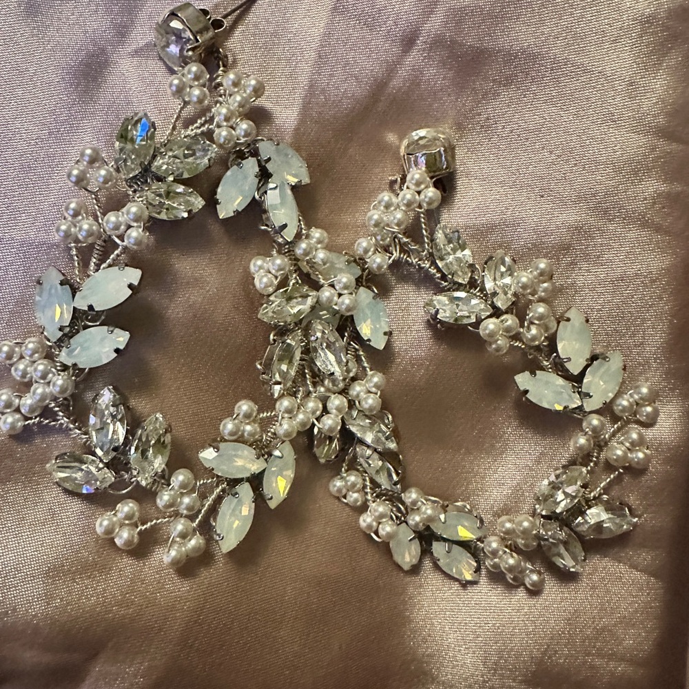 Elegant Silver and Pearl Earrings